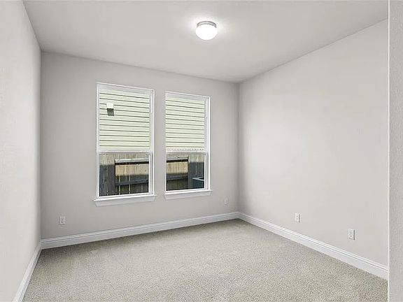 5th image of 125 Riverhill Dr