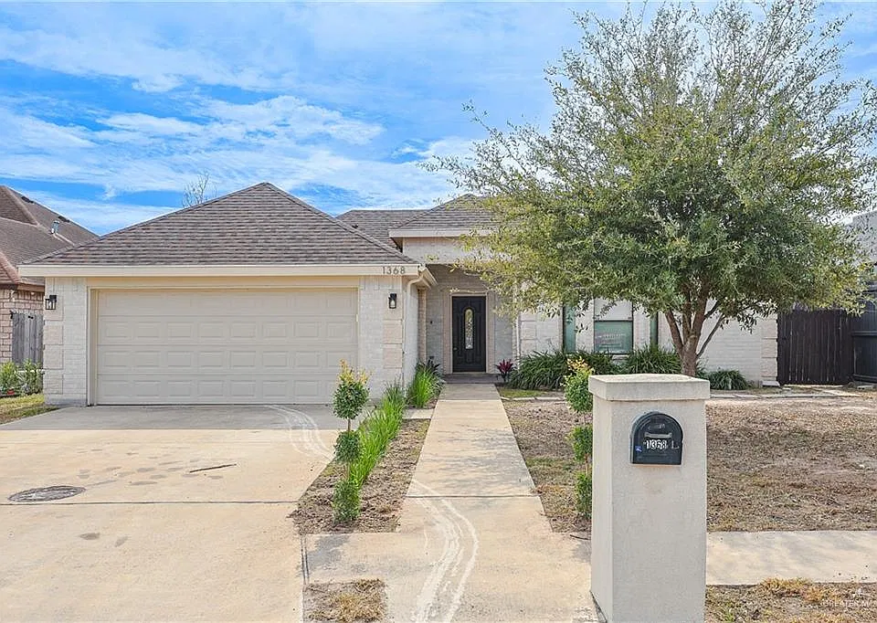 1368 Garden Dr