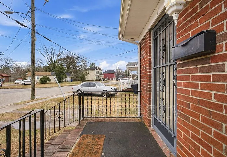 1 Shelby St — Photo 3