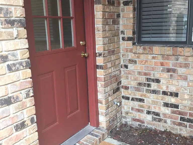 2830 Villager Cir — Photo 3