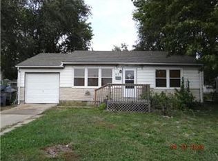 612 W Dennis Ave, Olathe, KS 66061