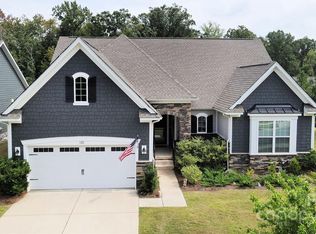 121 Van Gogh Trl, Mount Holly, NC 28120
