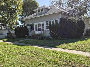 202 E Locust Ave, Plainview, NE 68769