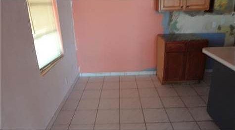 5th image of 733 Lytle St