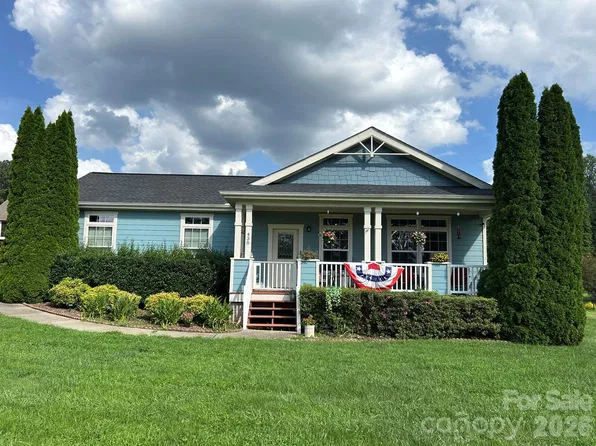 438 Oak Grove Rd, Flat Rock, NC 28731