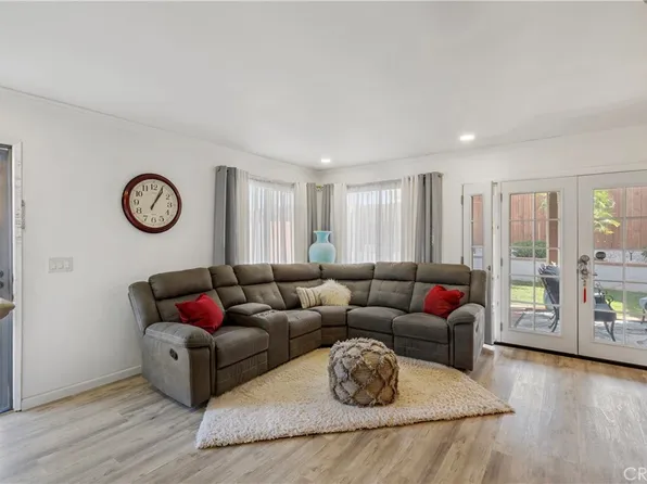 1233 Sunkist Cir, Corona, CA 92882