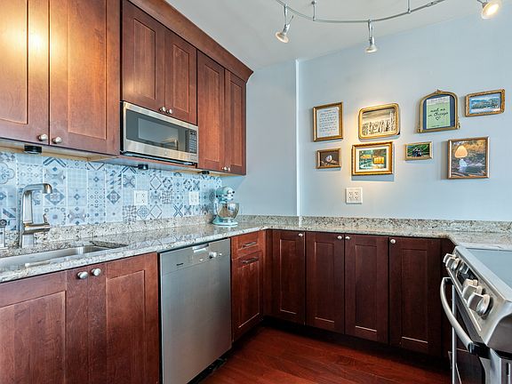 4th image of 1660 N La Salle St #3503