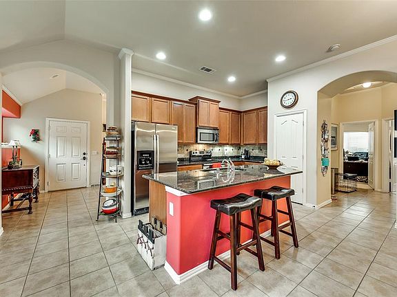 3rd image of 1405 Fox Glen Trl