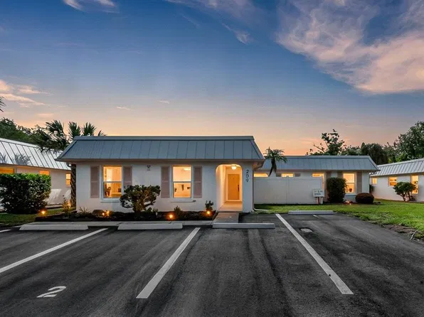 209 Bel Forest Dr, Largo, FL