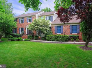 22 Vliet Dr, Hillsborough, NJ 08844