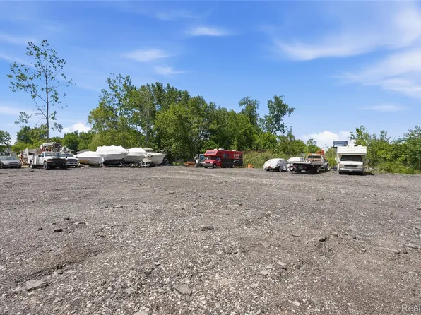 24311 Charles St, Clinton Township, MI 48036