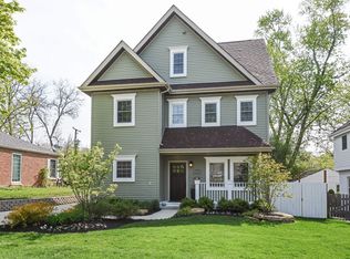 747 Division St, Barrington, IL