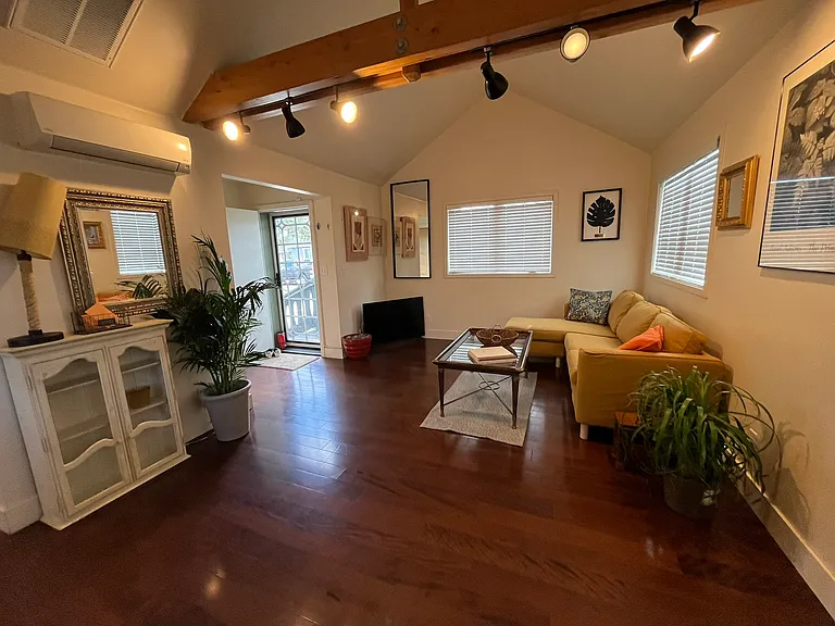 453 Ashton Ave — Photo 6