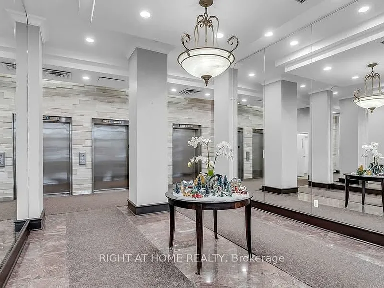 21 Overlea Blvd #1202 — Photo 3