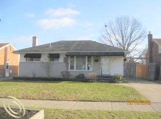 236 Harrison St, Garden City, MI 48135