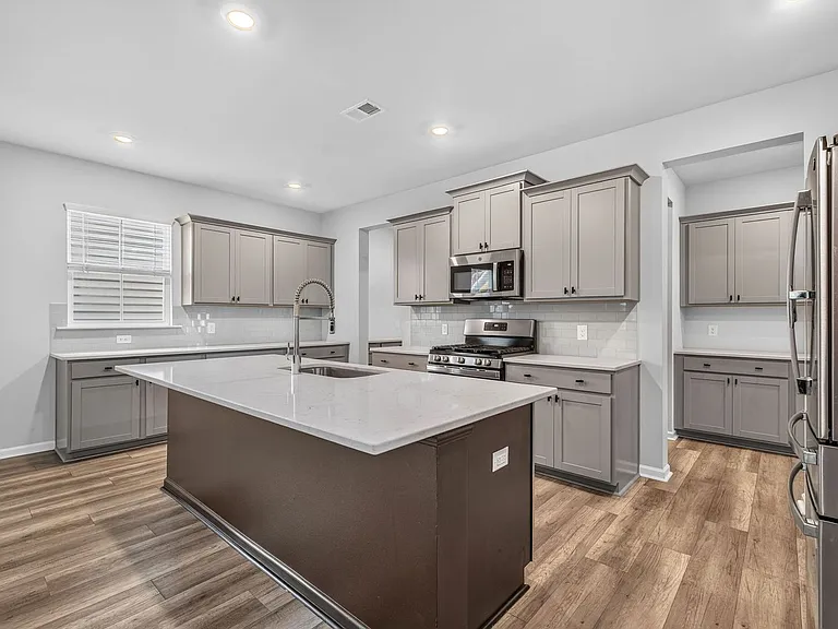 518 Yellow Leaf Ln — Photo 17