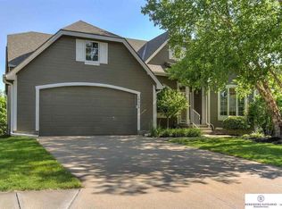 18328 Jones St, Elkhorn, NE 68022