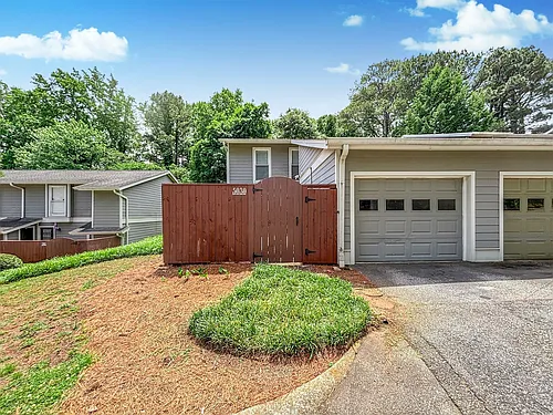 5030 Meadow Ln Photo 1