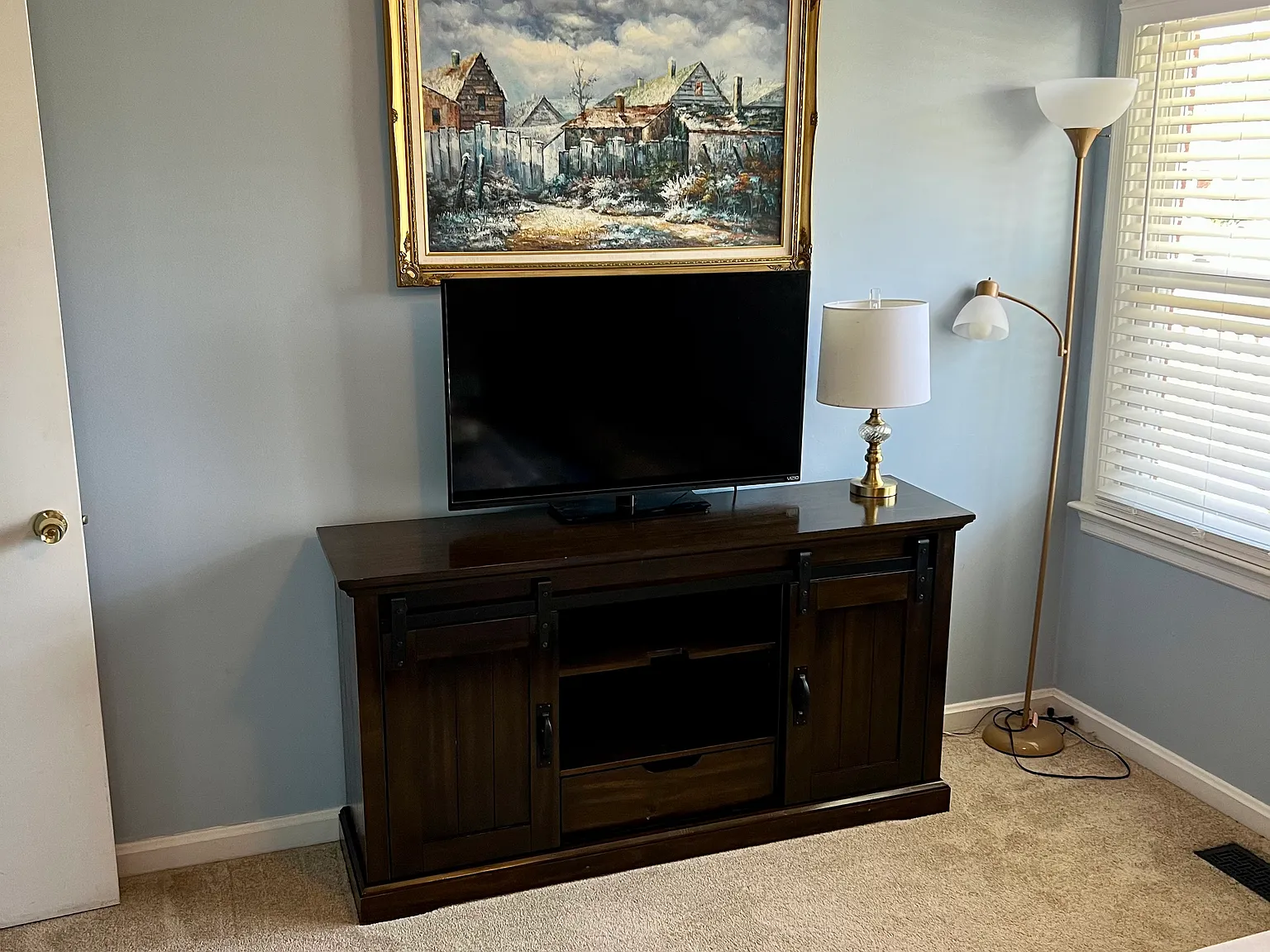 1 bed, 1051 sqft, $699 — Photo 2