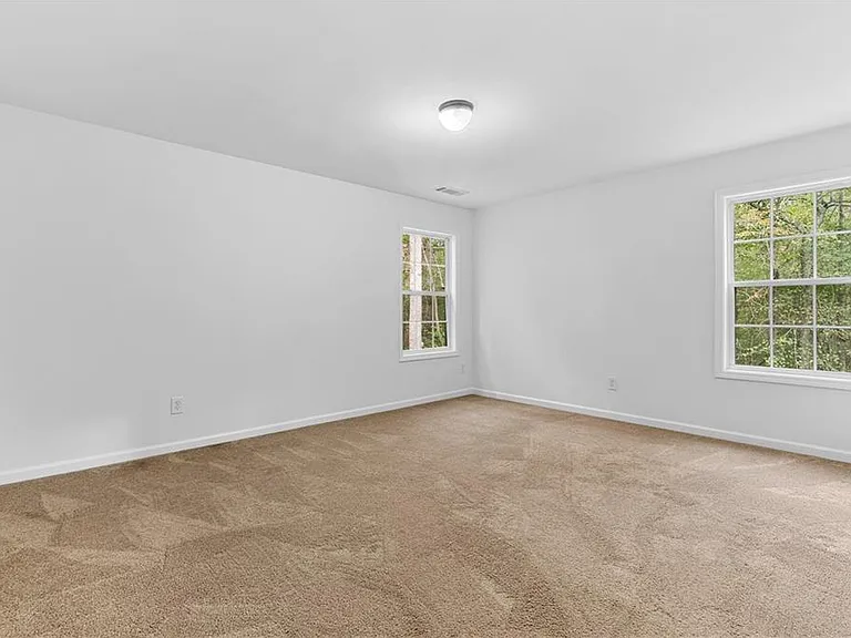 80 Castle Ct — Photo 12