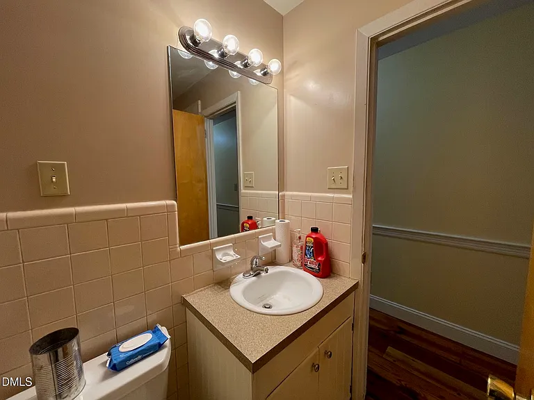 280 Montague Rd — Photo 13