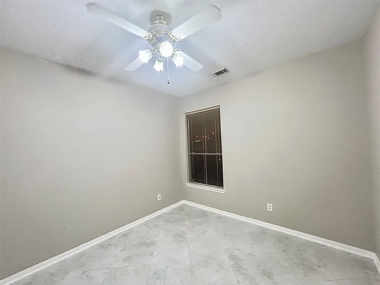 16807 Laguna Springs Dr — Photo 37