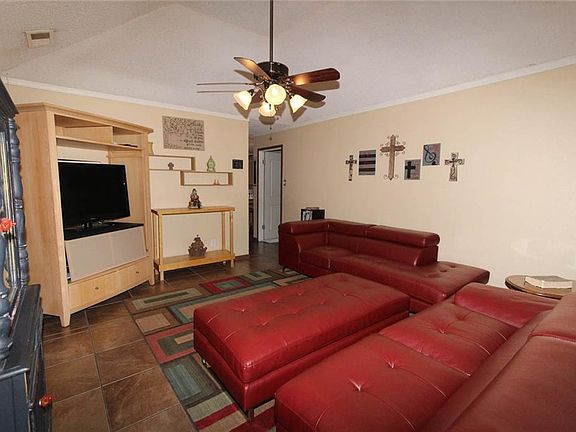 4th image of 8017 Bonnie Cir