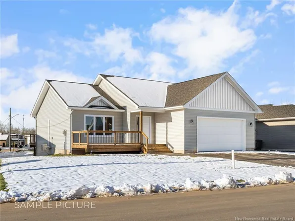 454 Gaspe St, Dieppe, NB E1A 1W3