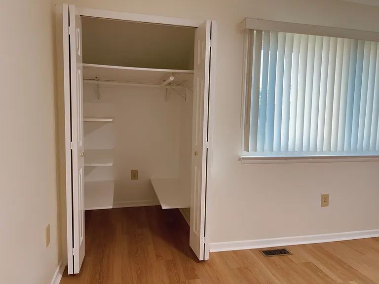 252 Hampshire Dr #252 — Photo 32