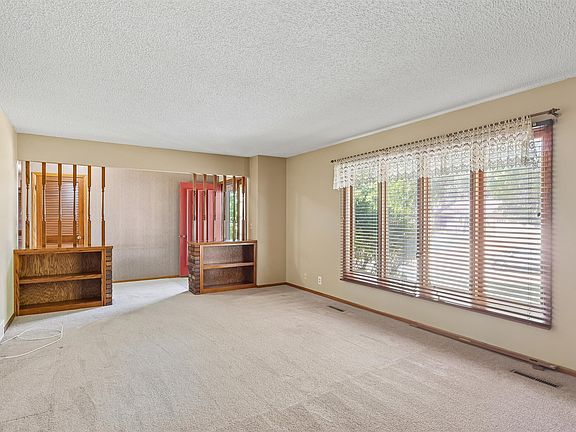 5th image of 1546 W 4th St