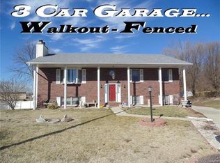 6 Green Ridge Dr, Collinsville, IL 62234