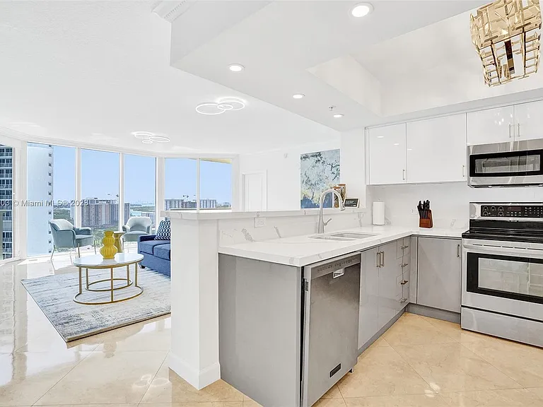 16699 Collins Ave #1908 — Photo 5