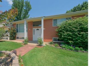 39 Sennawood Dr, Fenton, MO 63026