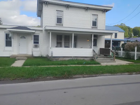 903 Main St, Conneautville, PA 16406