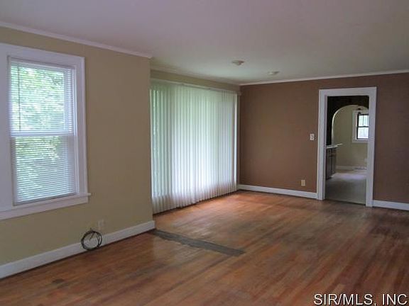 4th image of 2213 Sanford Ave