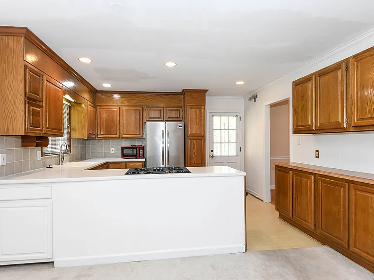 1804 Strathmore Dr — Photo 11