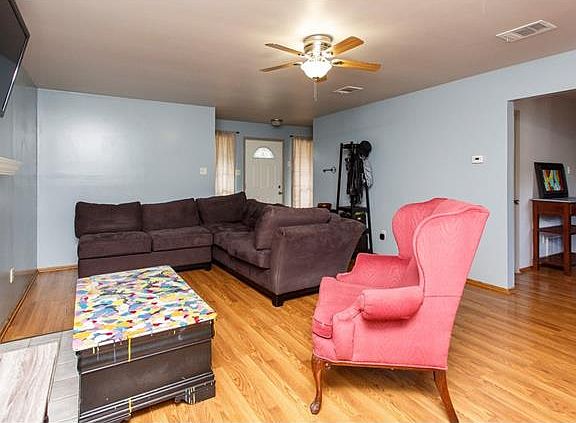 3rd image of 12012 Thompkins Dr