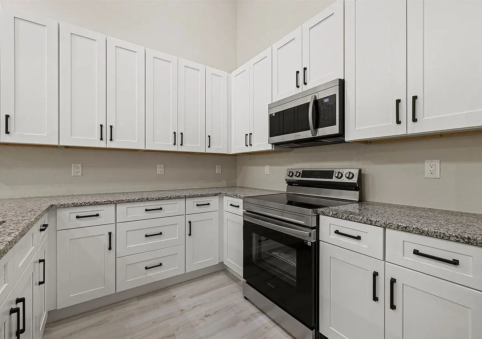 Modern Townhome for Rent Modern Living at Its Best! — Photo 4