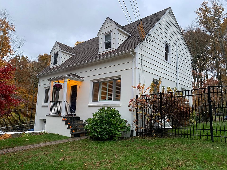 Brand new roof & fence