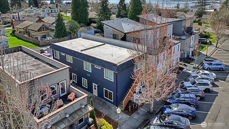 5th image of 357 Martin Street