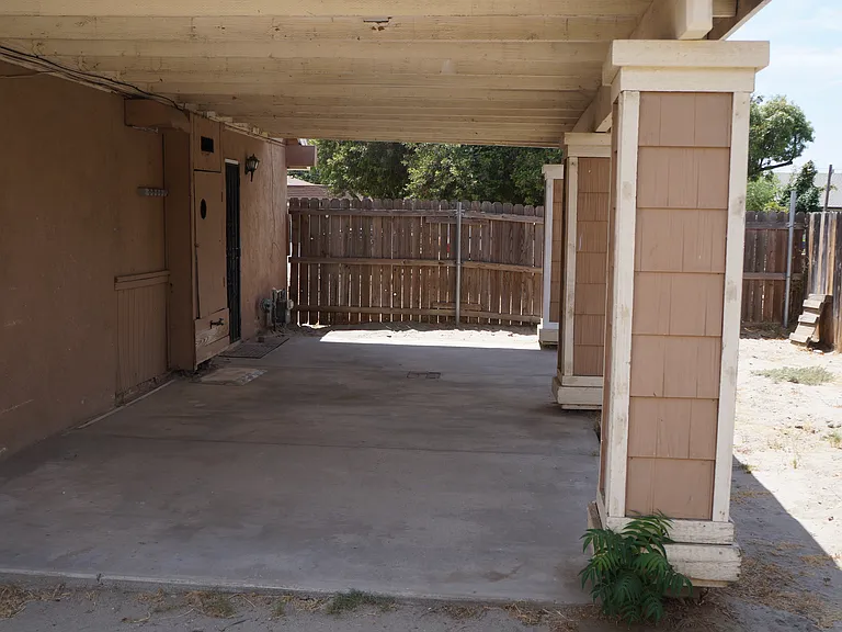 4051 Weyer St — Photo 12