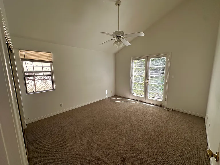 4344 Commonwealth Ave — Photo 6