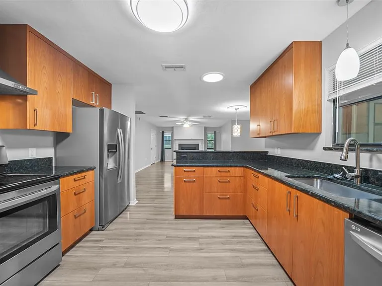 8025 SW 47th Ct — Photo 12