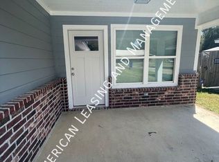 131 8th Ave #B, Nederland, TX 77627