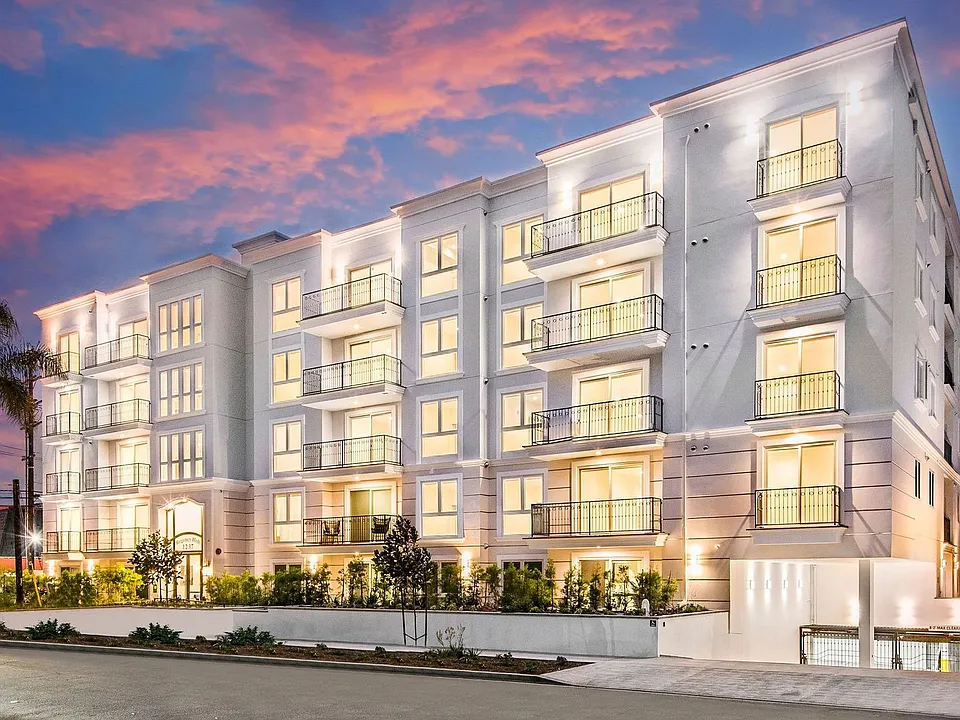 Regency Holt Apartments