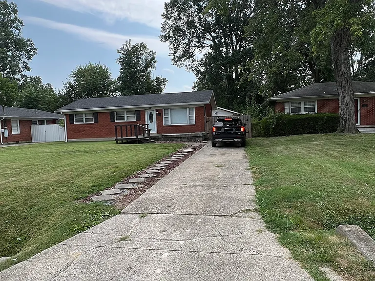 3206 Patricia Dr — Photo 3
