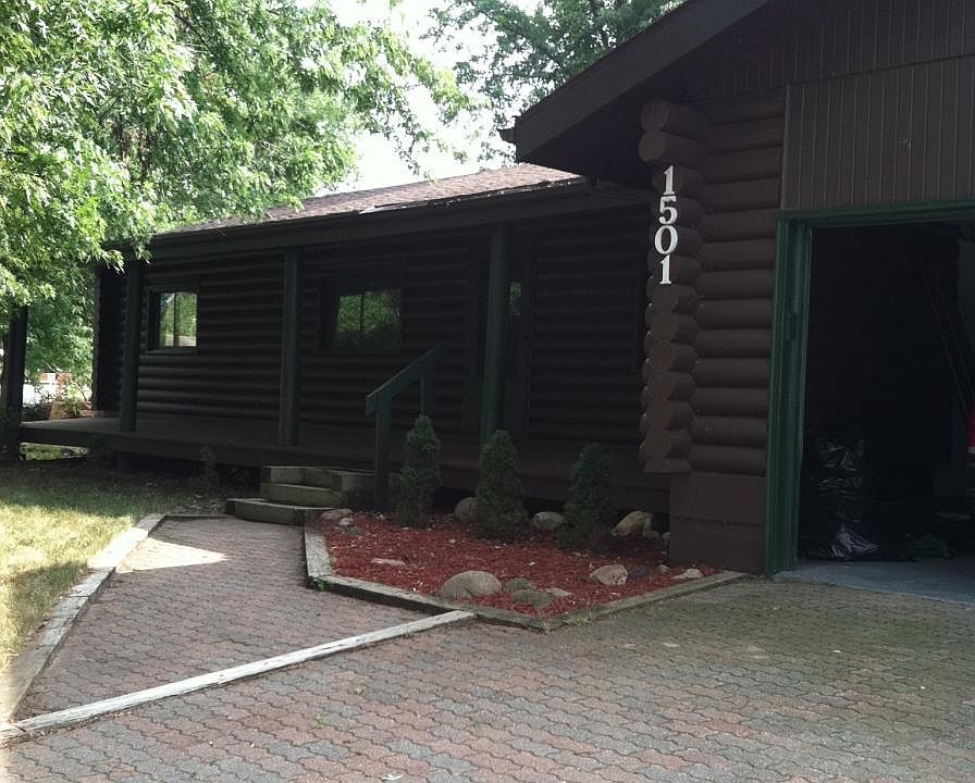 2nd image of 1501 Candlewick Dr SW