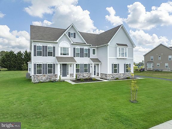 2nd image of 128 Ayshire Dr