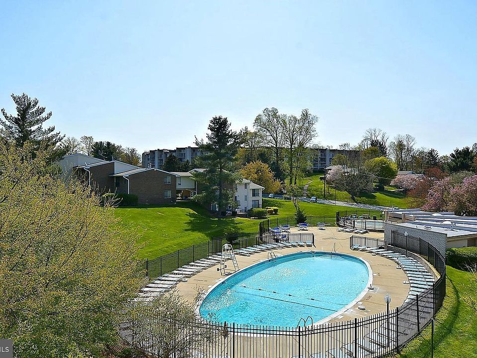 1st image of 5509 Burnside Dr #5509