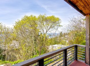 7013 Seaview Ter SW APT B, Seattle, WA 98136